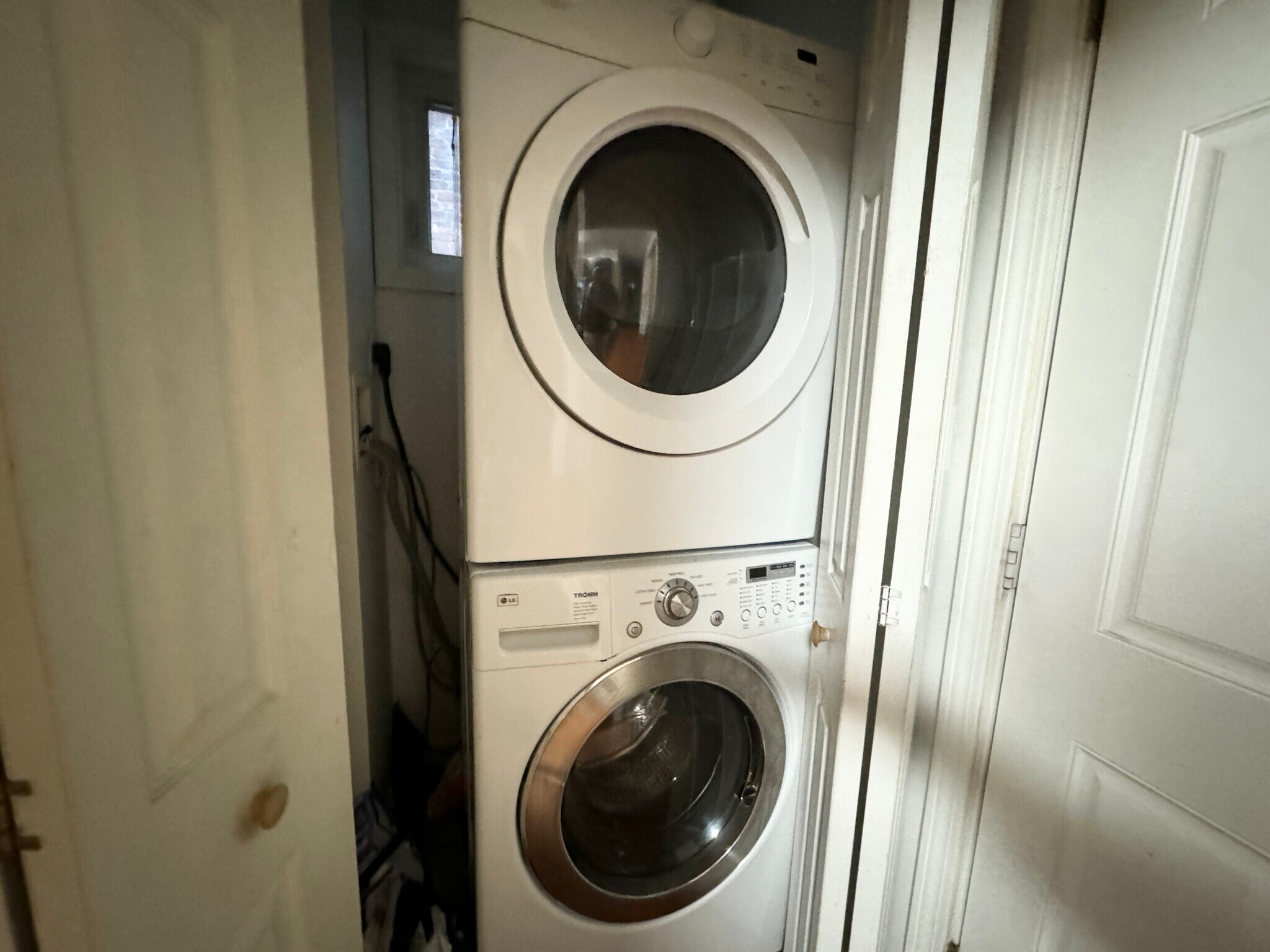 Building Photo - 93A Hillside St