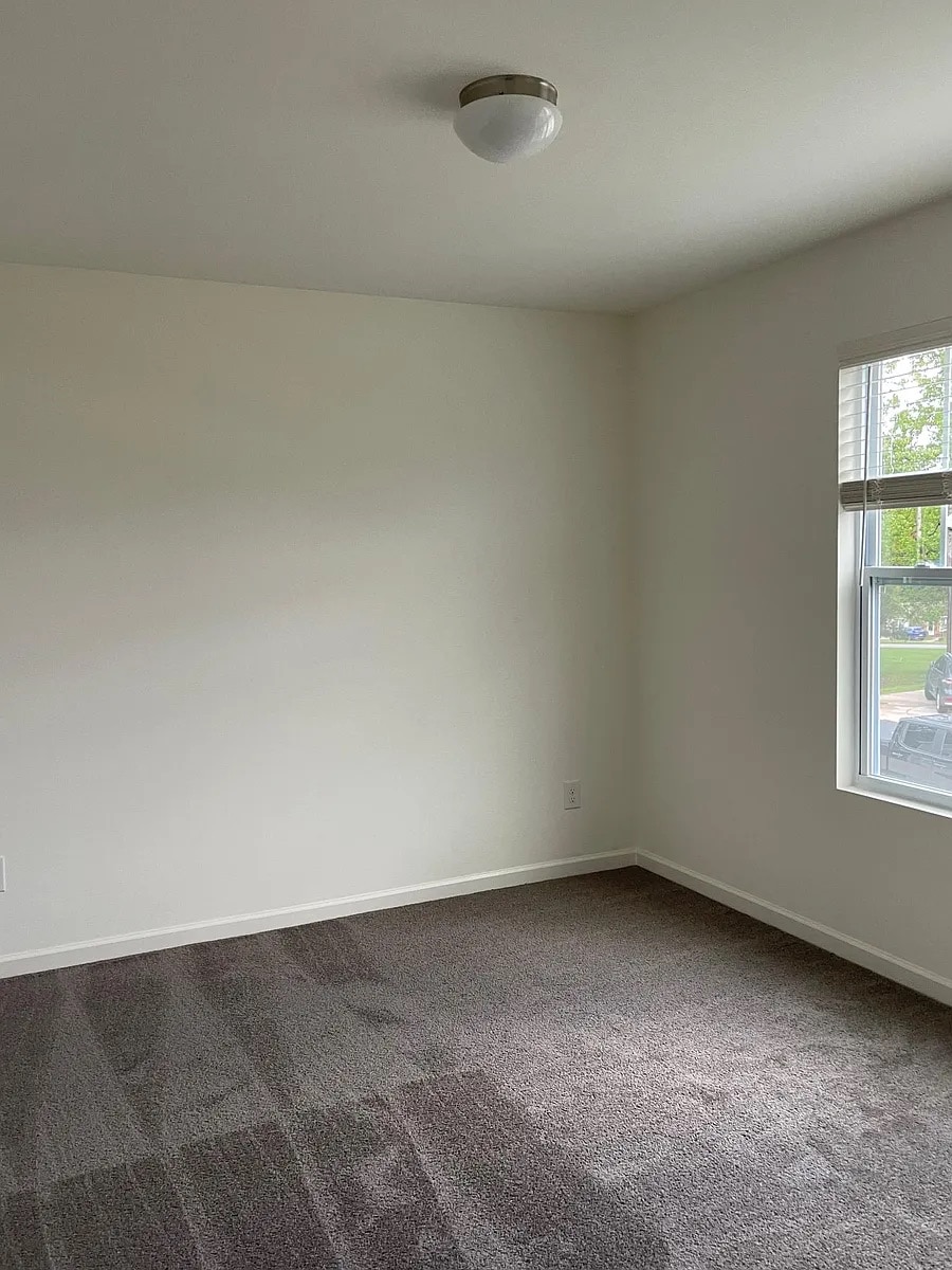 Building Photo - Room in House on Mariners Ct