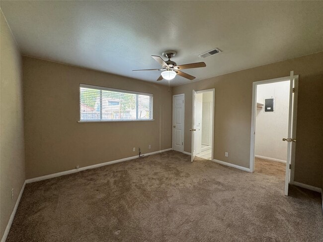 Building Photo - 1812 Dolphin Dr