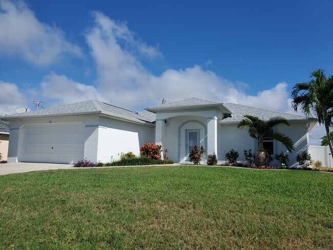 Building Photo - 3011 SW 14th Ct