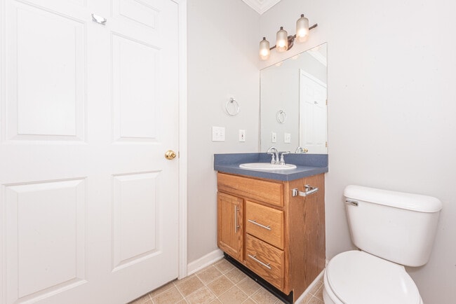 Building Photo - 2646 S Knightsbridge Cir