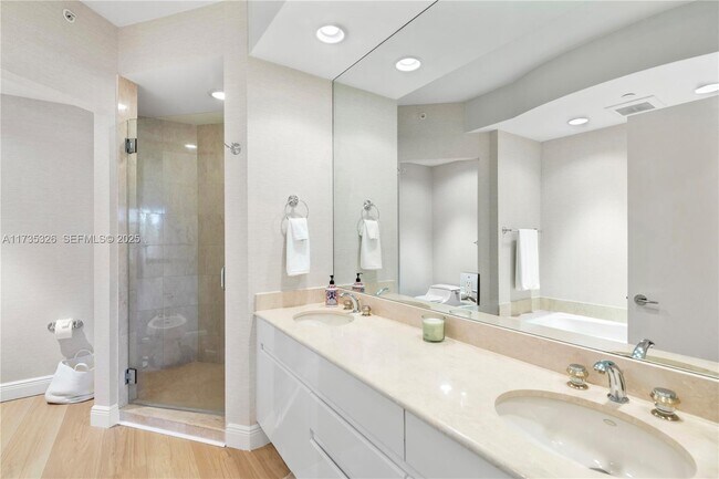 Building Photo - 705 Crandon Blvd