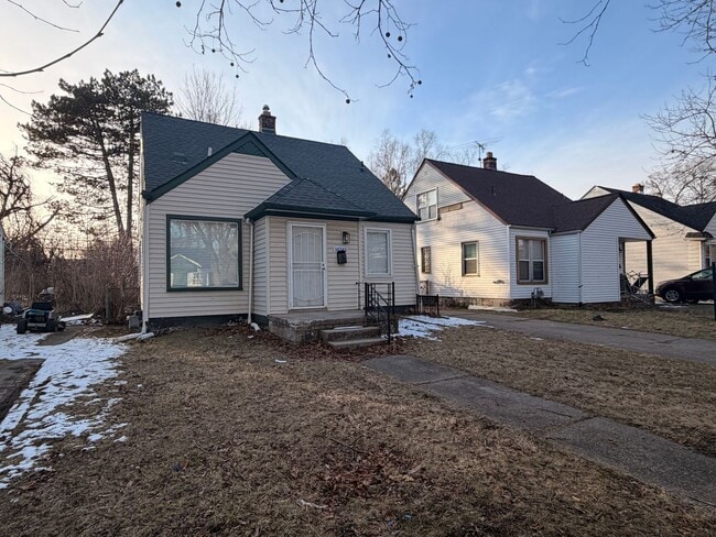 Building Photo - Newly remodeled Detroit home now available!