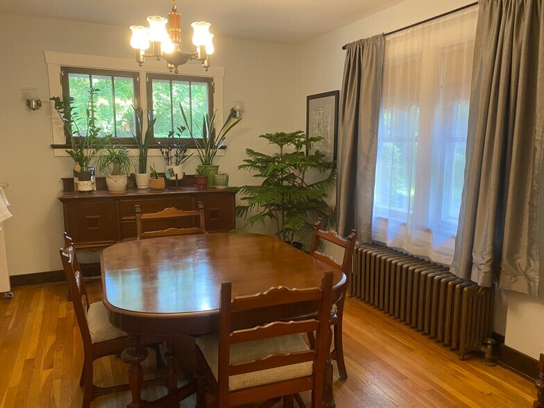 Dining Room - 6824 McPherson Blvd
