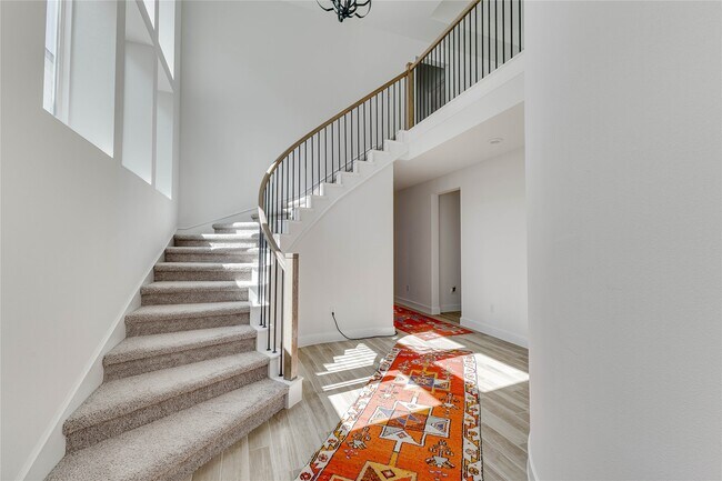 Building Photo - 617 Buckaroo Dr