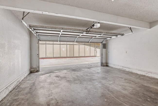Building Photo - 1300 N Rockwell Ave