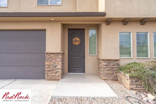 Building Photo - 4 Bedroom Spacious St. George Home with Large Backyard