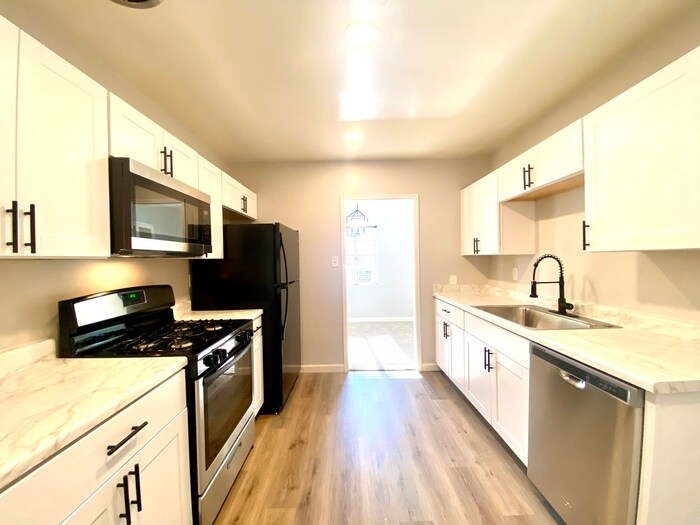 Building Photo - 2017 N Winstel Blvd