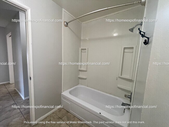 Building Photo - Nice Home For Rent - Duplex with private yard