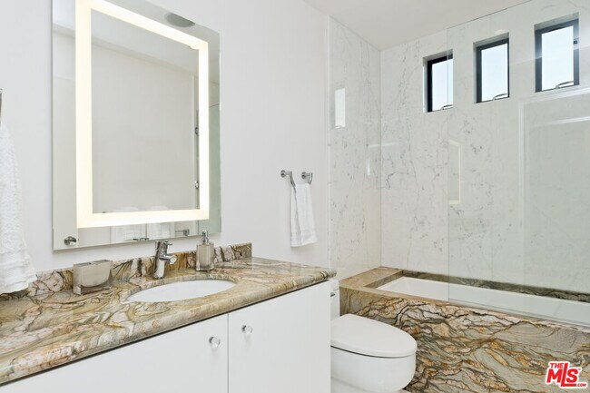 Building Photo - 27082 Malibu Cove Colony Dr