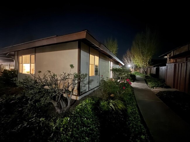 Building Photo - 203 Corte San Pablo