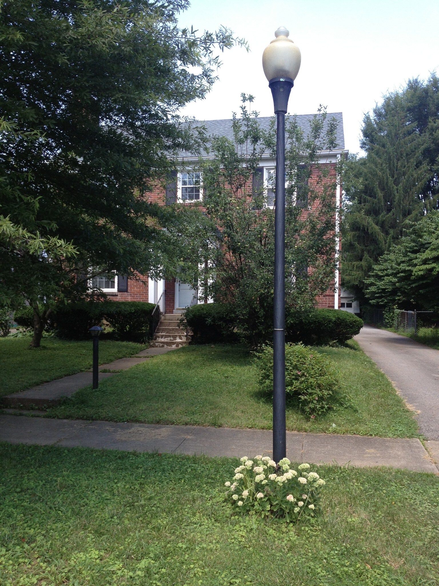 Building Photo - 2229 Tyler Ln