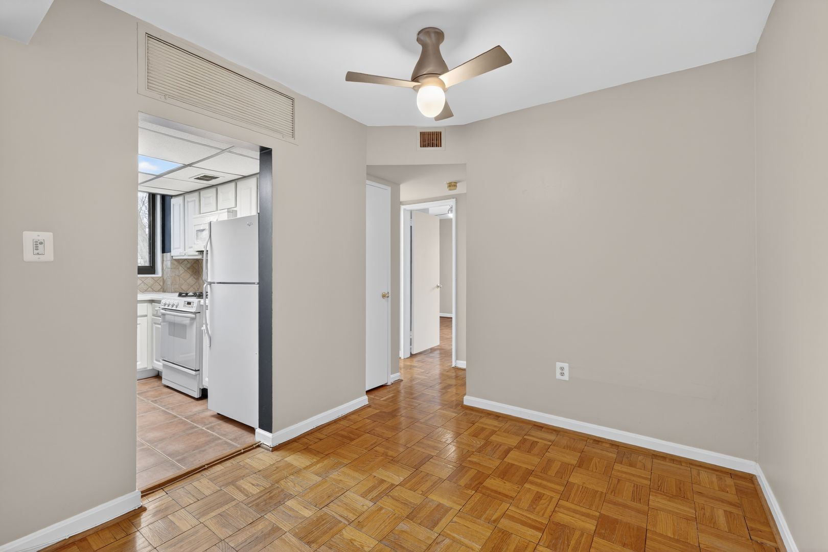 Building Photo - 3825 Davis Pl NW