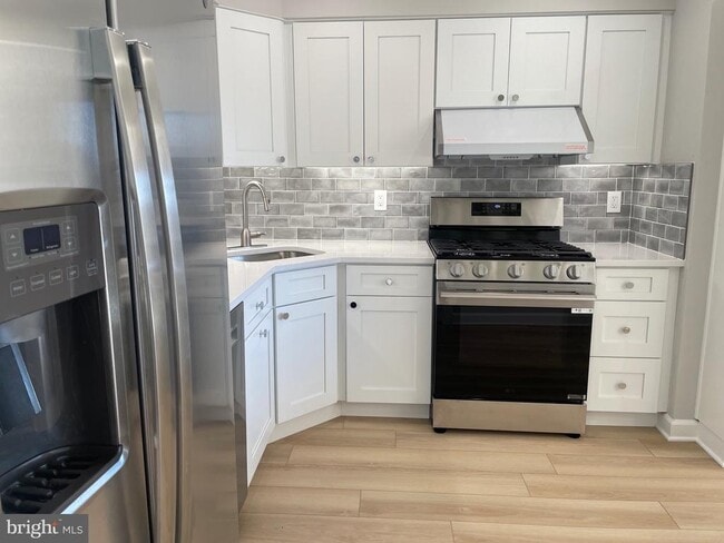 Building Photo - 5225 Pooks Hill Rd