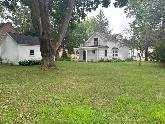 Building Photo - W63N765 Sheboygan Rd