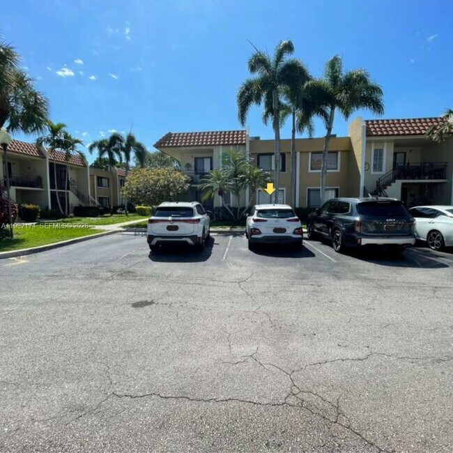 Building Photo - 436 Lakeview Dr