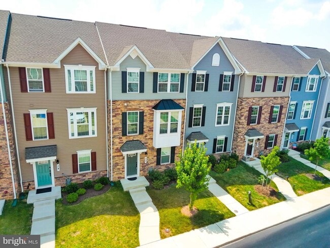 Building Photo - 72 Caswell Dr