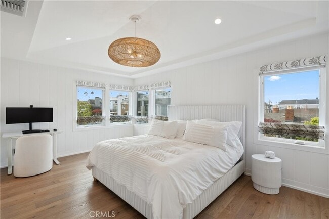 Building Photo - 300 Coral Ave