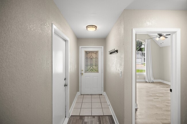 Building Photo - 3045 Yorktown Cir