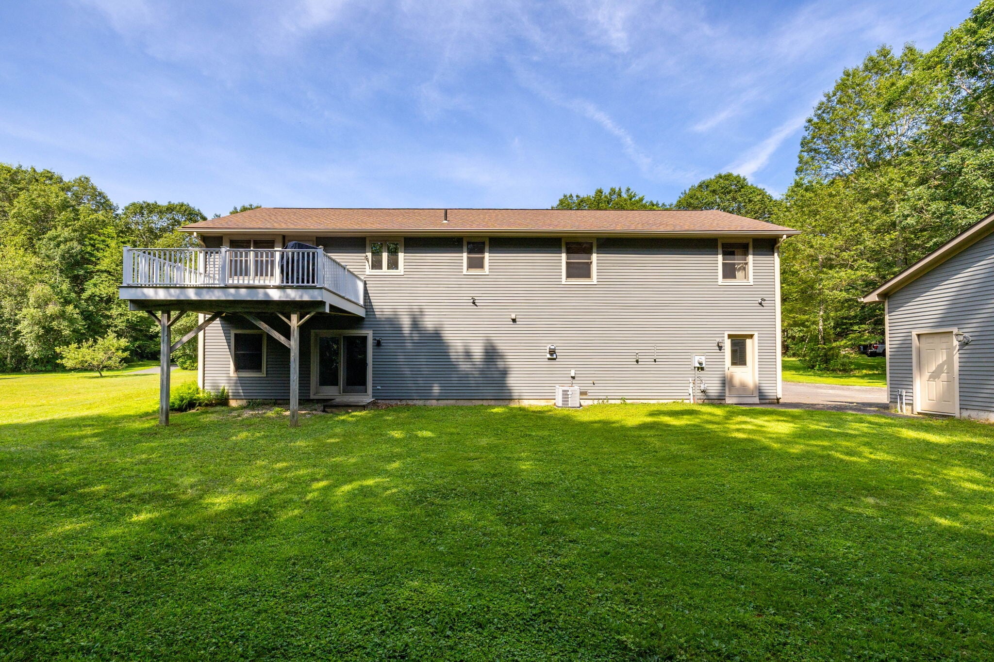Building Photo - 84 Eastwood Dr