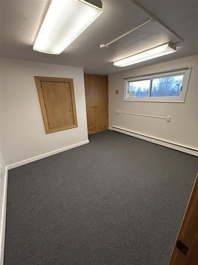 Building Photo - 1795 Main Street