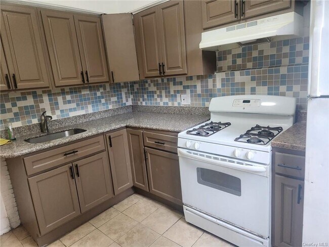 Building Photo - 50 Claremont Pl