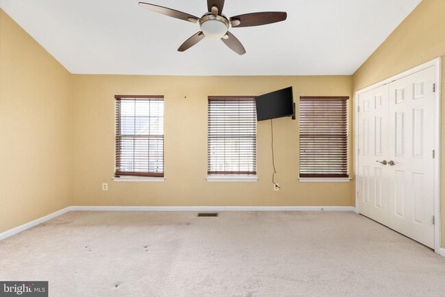 Building Photo - 2471 Clover Field Cir