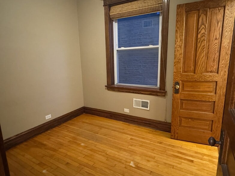Bed Rm3 - 3248 W Evergreen Ave