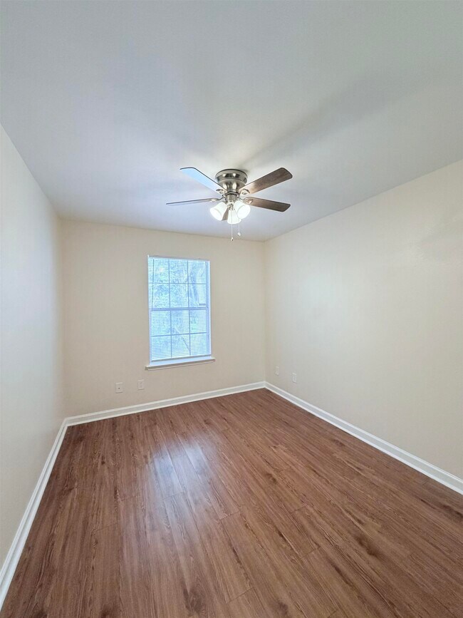 Building Photo - 1352 Ocala Rd
