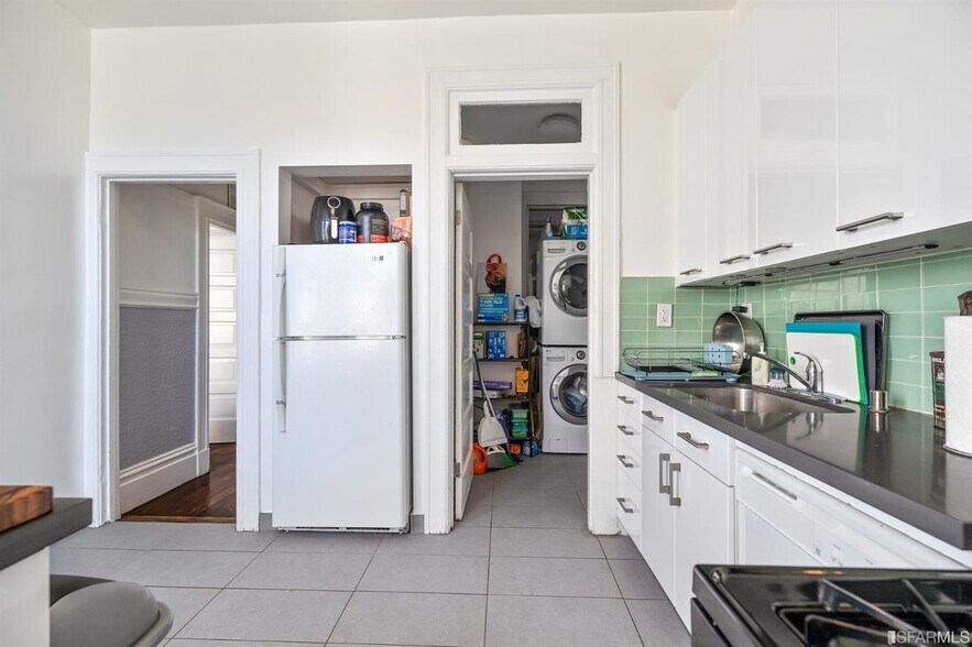 Building Photo - 1058 Divisadero St