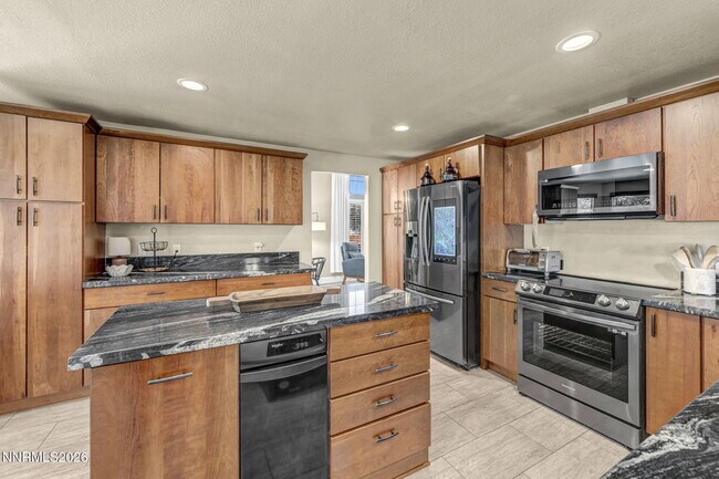 Building Photo - 5045 Pradera St