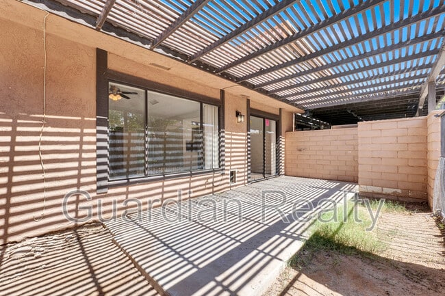 Building Photo - 6611 Silverstream Ave