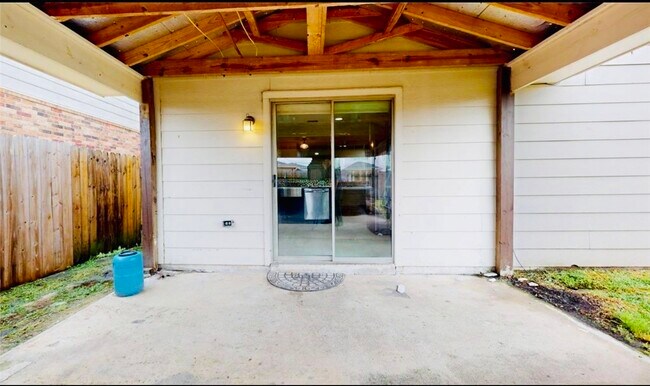 Building Photo - 16510 Mandate Dr