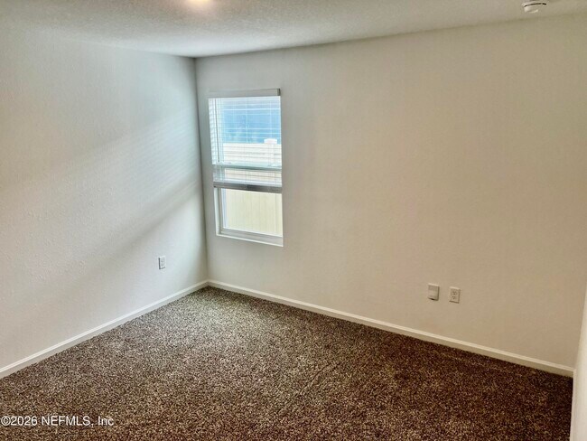 Building Photo - 12450 Russian Olive Rd