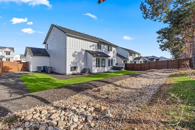 Building Photo - 10053 W Lyrical Dr