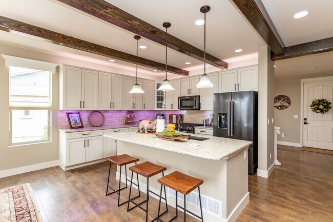 Building Photo - Stunning Flying Horse Patio Home with Stunning Views!!