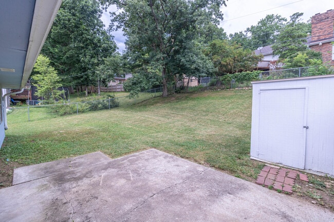 Building Photo - 1715 Stanford Dr