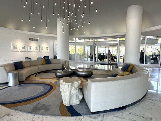 Building Photo - 1000 West Ave