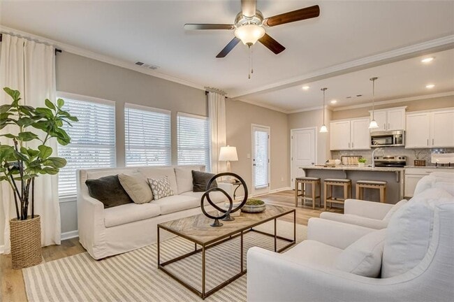 Building Photo - 105 Essence Dr