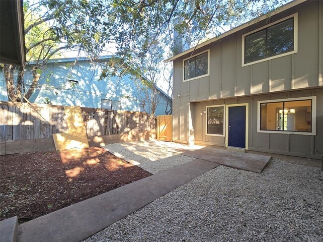 Building Photo - 1305 Dobie Dr