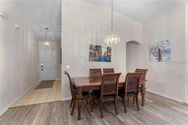 Building Photo - 528 Reserve Dr