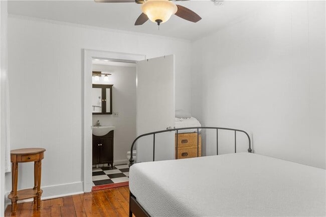 Building Photo - 52 Houston Ave