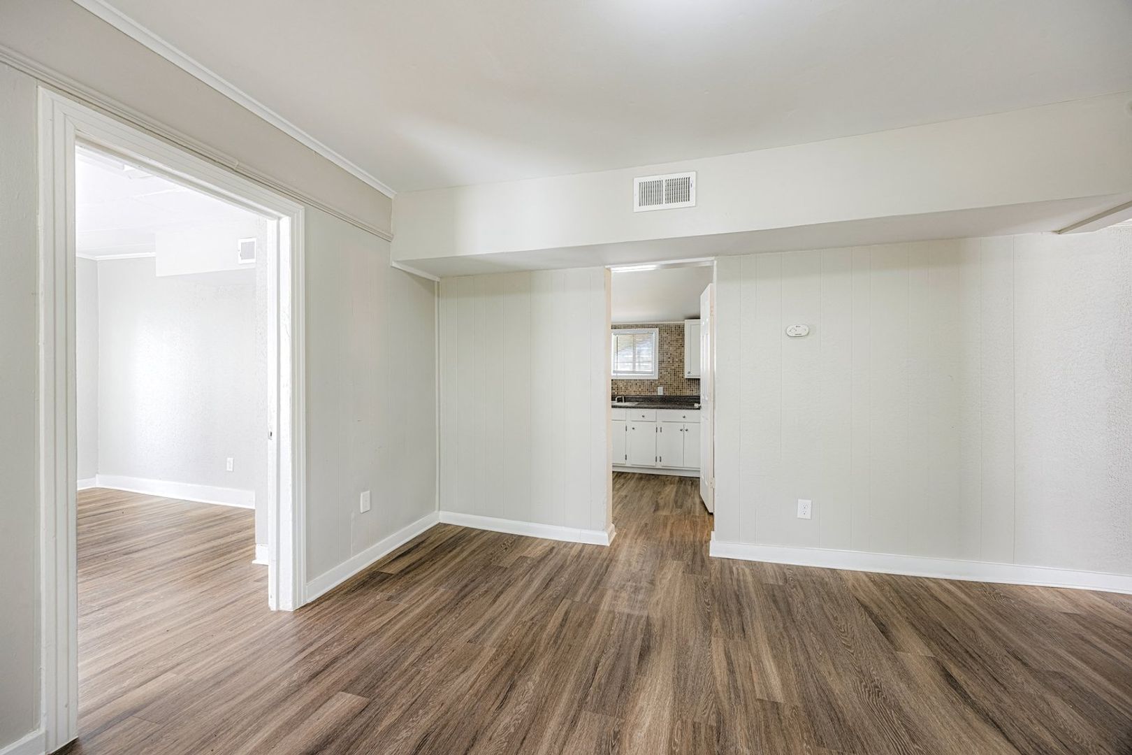 Building Photo - Full Renovation!