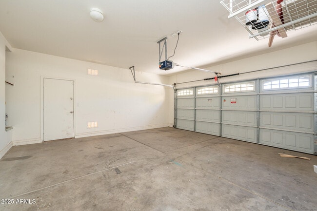 Building Photo - 15635 W Devonshire Ave