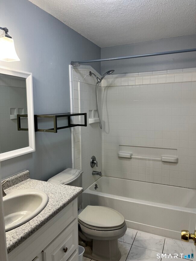 Building Photo - 25 Padanaram Rd