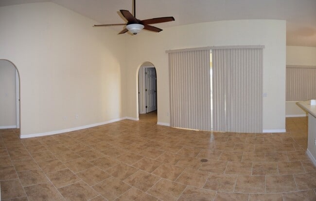 Building Photo - 10120 SE 67th Terrace