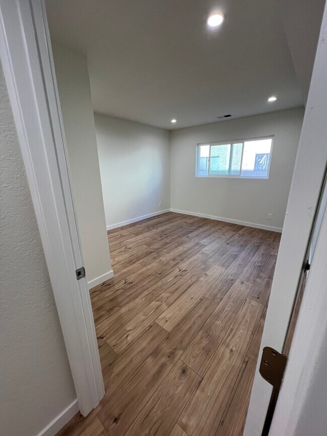 Building Photo - 7439 Woodman Ave