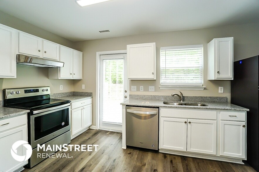 Building Photo - 414 Summer Breeze Dr