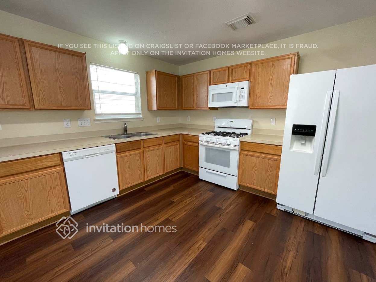 Building Photo - 18206 Valebluff Ln