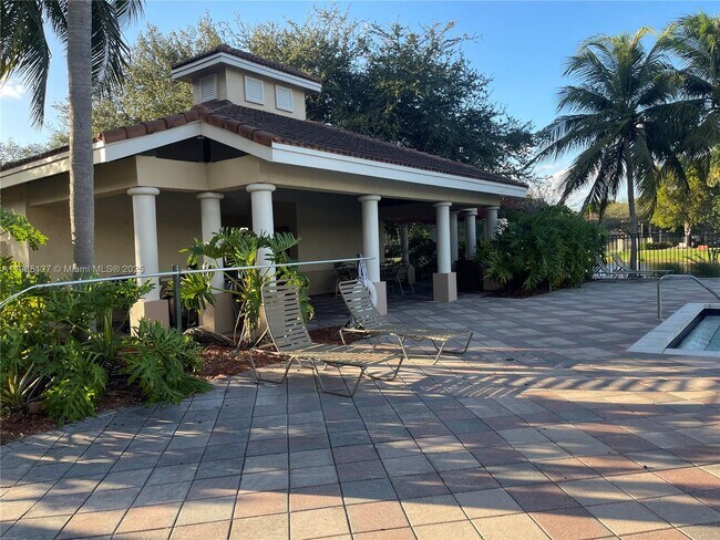 Building Photo - 2541 Centergate Dr